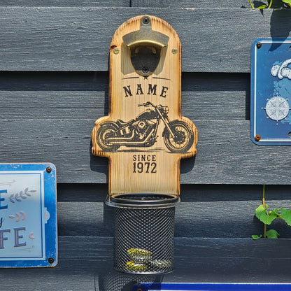 Wandflaschenöffner mit Kronkorkenfänger – Biker